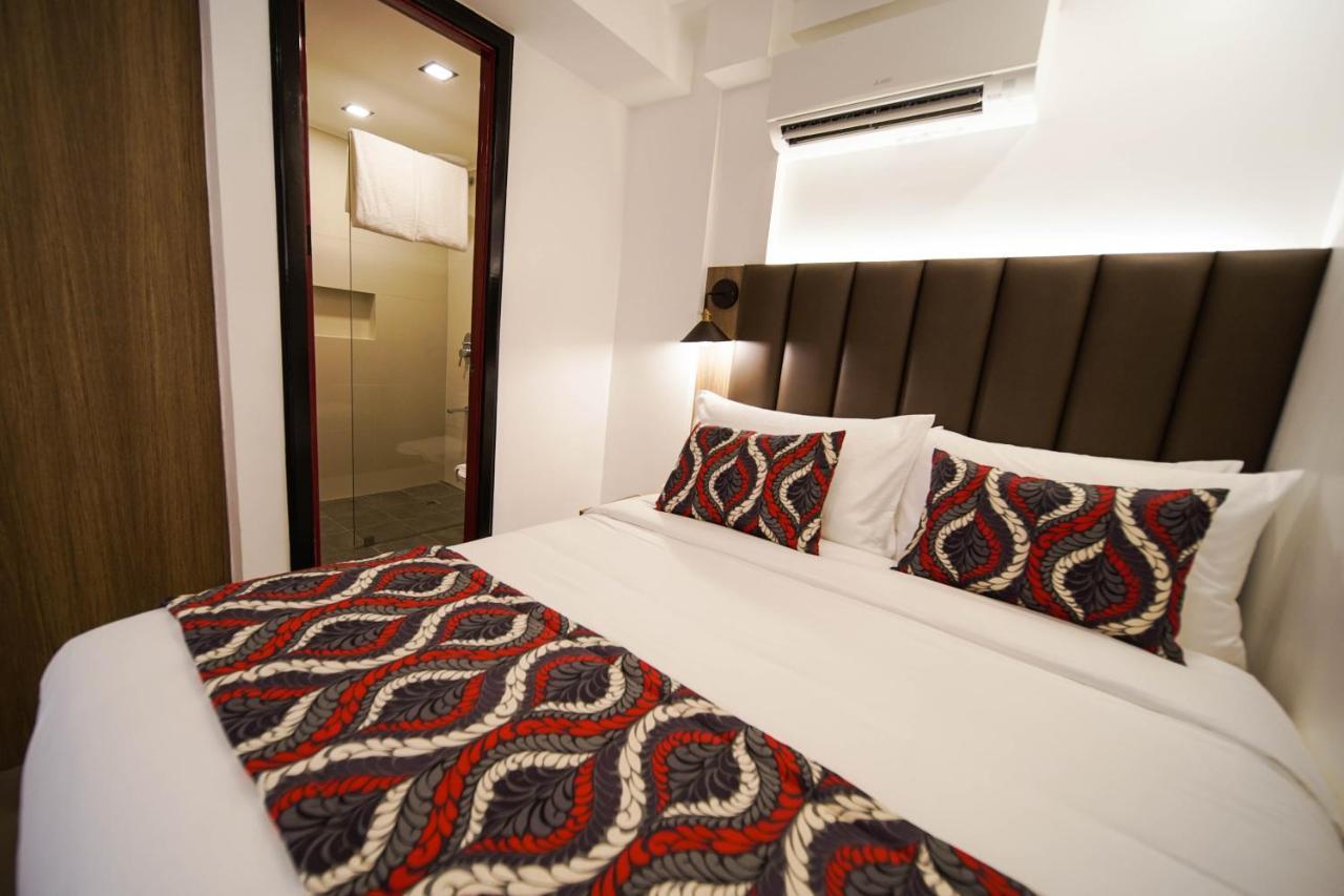 Unwnd Boutique Hotel Makati Makati City Екстериор снимка