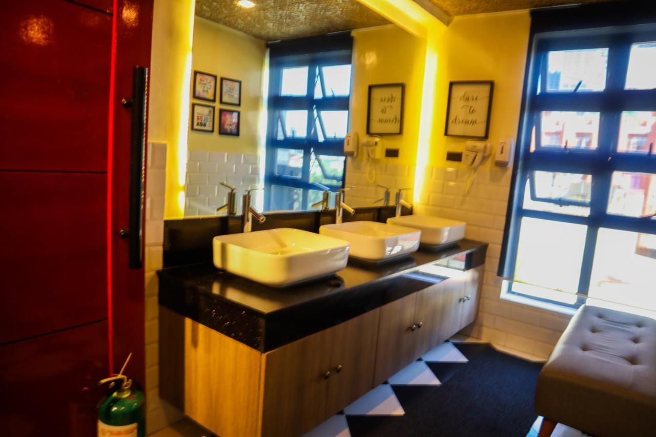 Unwnd Boutique Hotel Makati Makati City Екстериор снимка